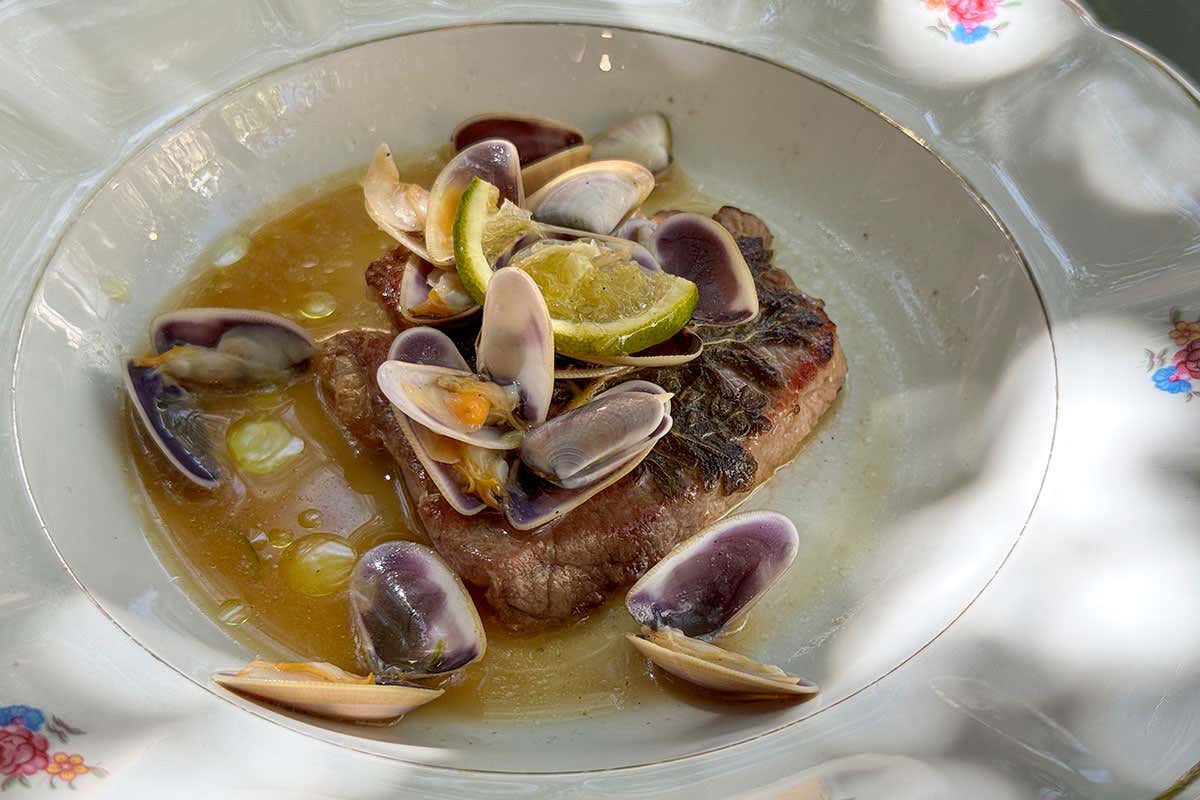 Carmelo Chiaramonte e l’eleganza assoluta dell’informalità di un’osteria rituale