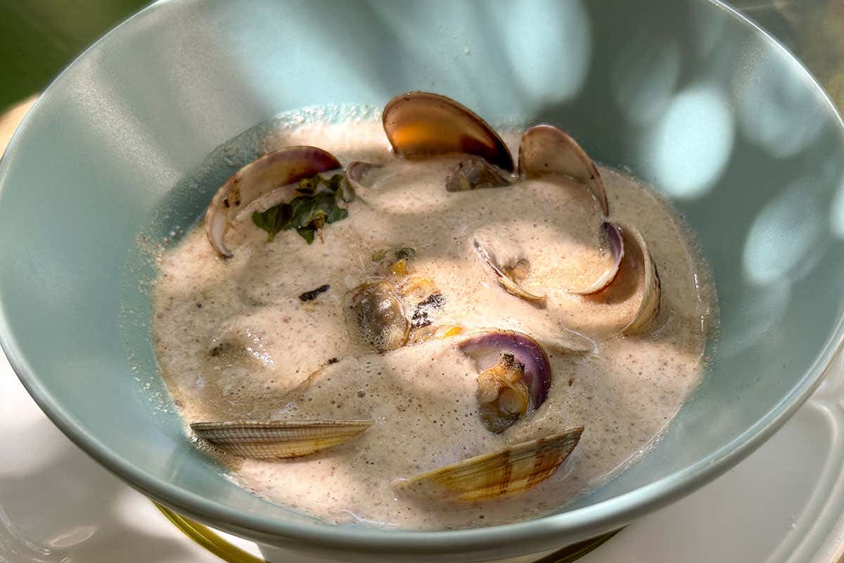 Carmelo Chiaramonte e l’eleganza assoluta dell’informalità di un’osteria rituale