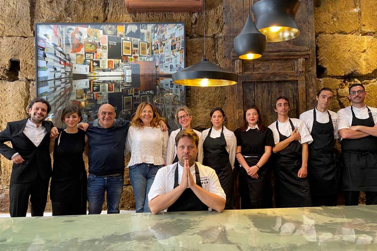 Lo staff del Gagini Restaurant Niente terza stella in Sicilia. Cuttaia e Sultano a bocca asciutta, ma le basi ci sono
