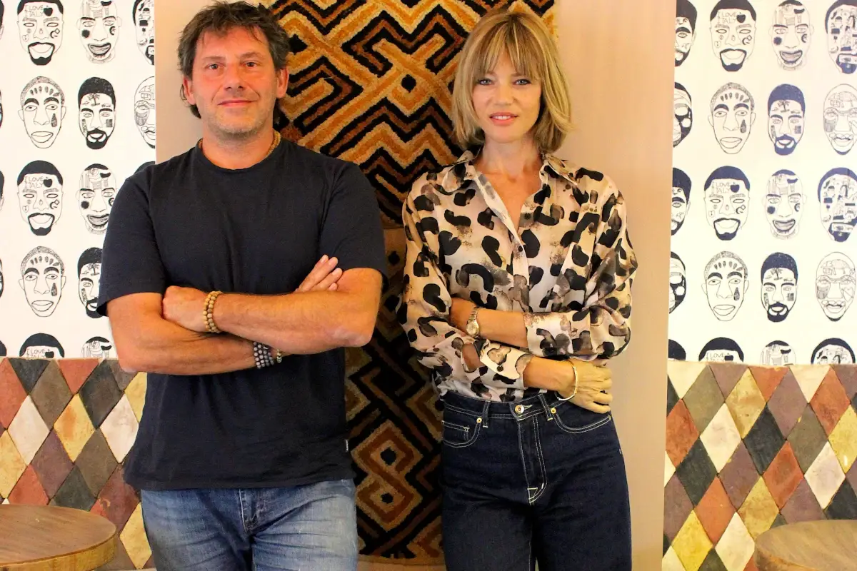 Cesare Battisti e Gaia Trussardi&nbsp; Integrazione e multiculturalit&agrave;: ecco lo street food africano di Marcel Boum