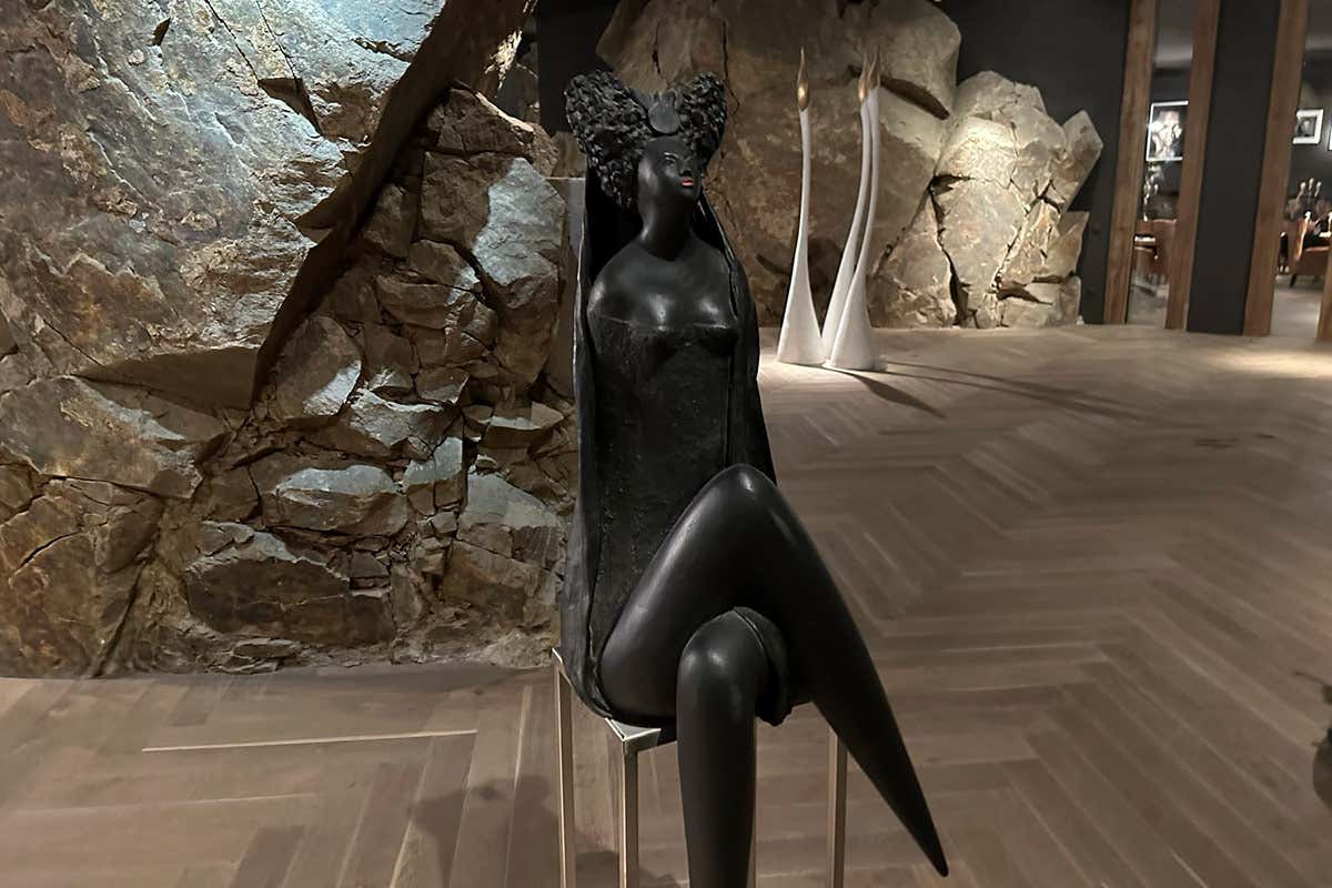 Arte tra le rocce Arte gusto e cavalli affiancano le nuove splendide suite alla Gallaria del Turm