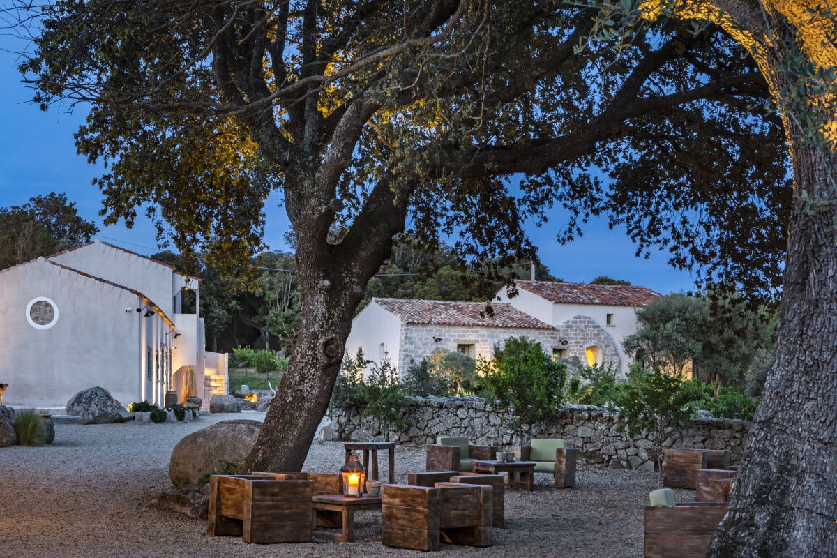 Le migliori terrazze con vista per mangiare all'aperto in Sardegna