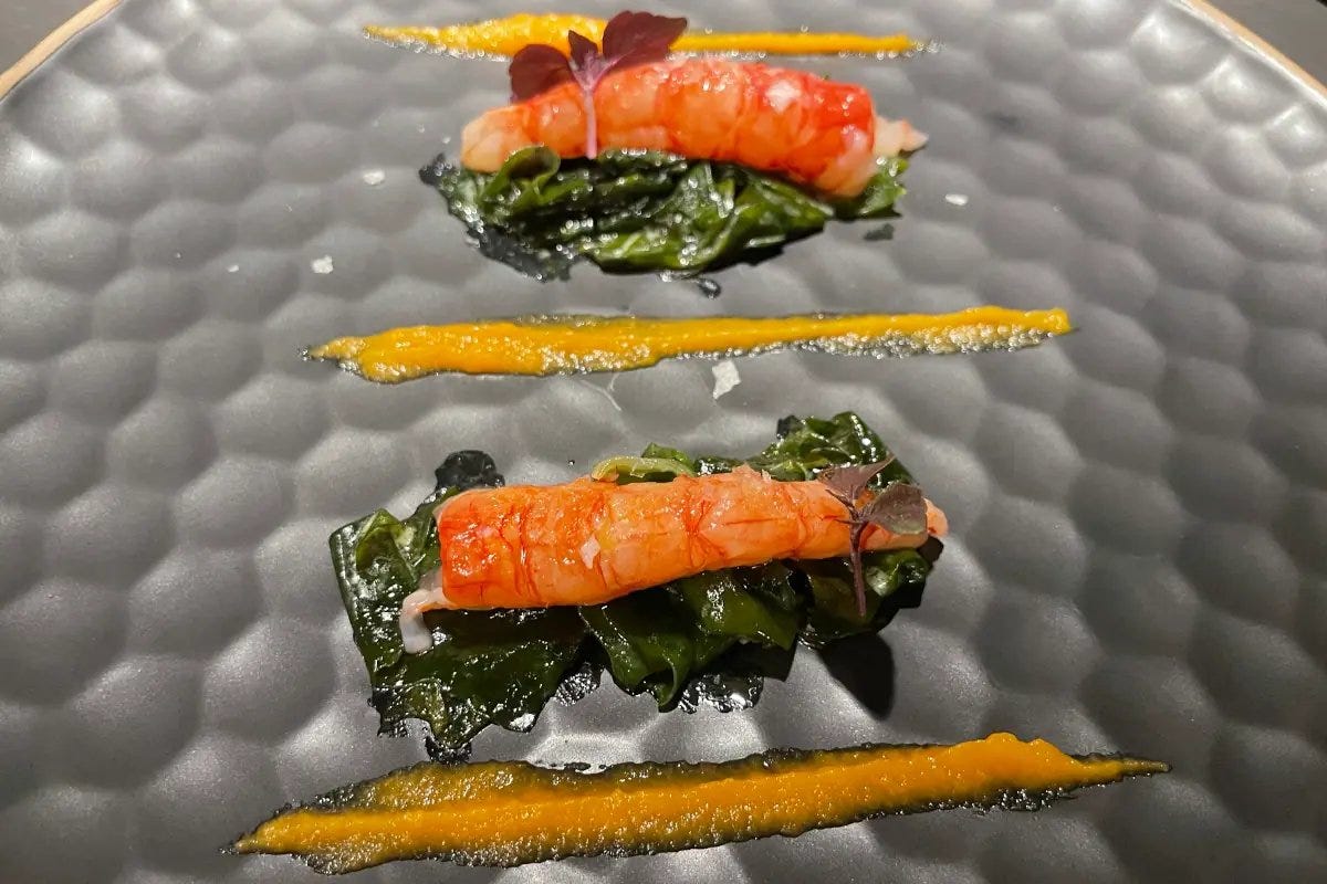 Gamberi su alghe con carote Al Taki off, Massimo Viglietti anarchico