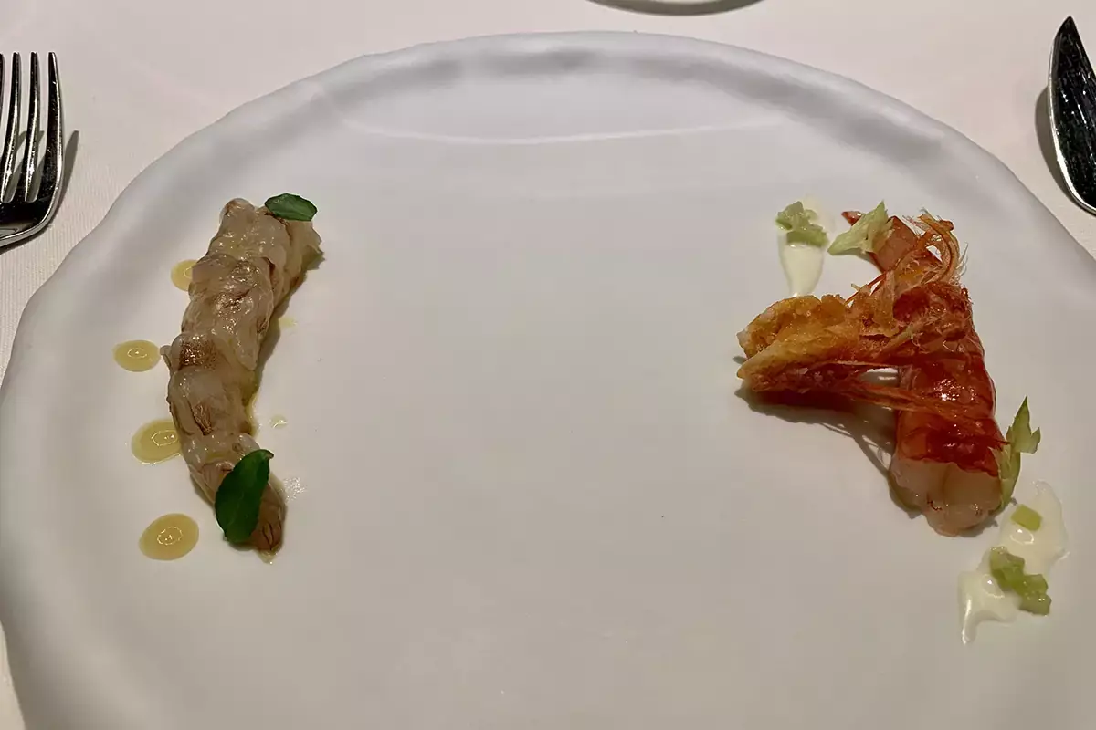 Gambero rosso, gorgonzola e sedano Acqua: un tuffo nel pescato di ricerca