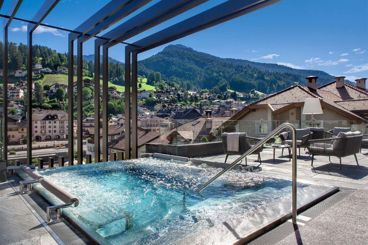 Gardena Hotel & Spa, il lusso che rigenera: tra alta cucina, suite e vista Dolomiti