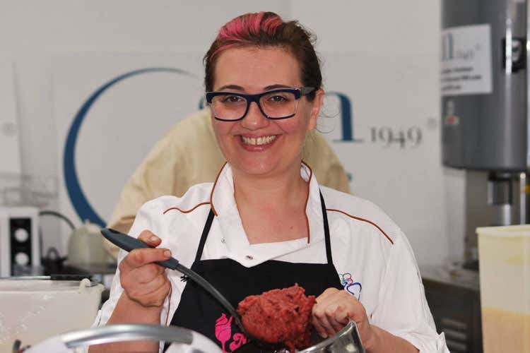 Giovanna Musumeci - L'estate tiepida del gelato Il cono soffre il calo dei turisti