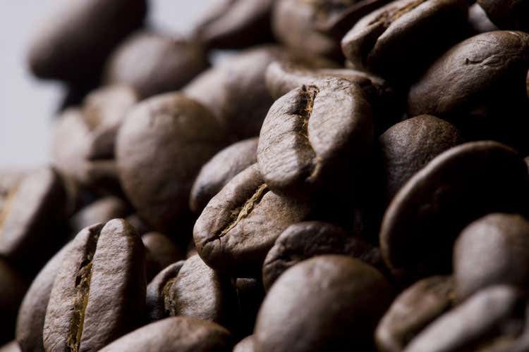 (Svelata la sequenza del genoma del caffè Scoperta cruciale per il futuro del settore) (Svelata la sequenza del genoma del caffè Scoperta cruciale per il futuro del settore)