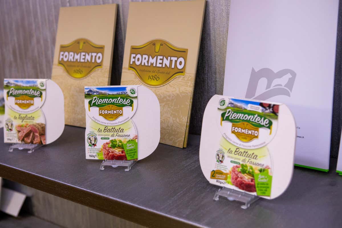 Aldi apre a Bra e rafforza la filiera delle carni con la linea “Regione che Vai” Aldi apre a Bra e rafforza la filiera delle carni con la linea “Regione che Vai”