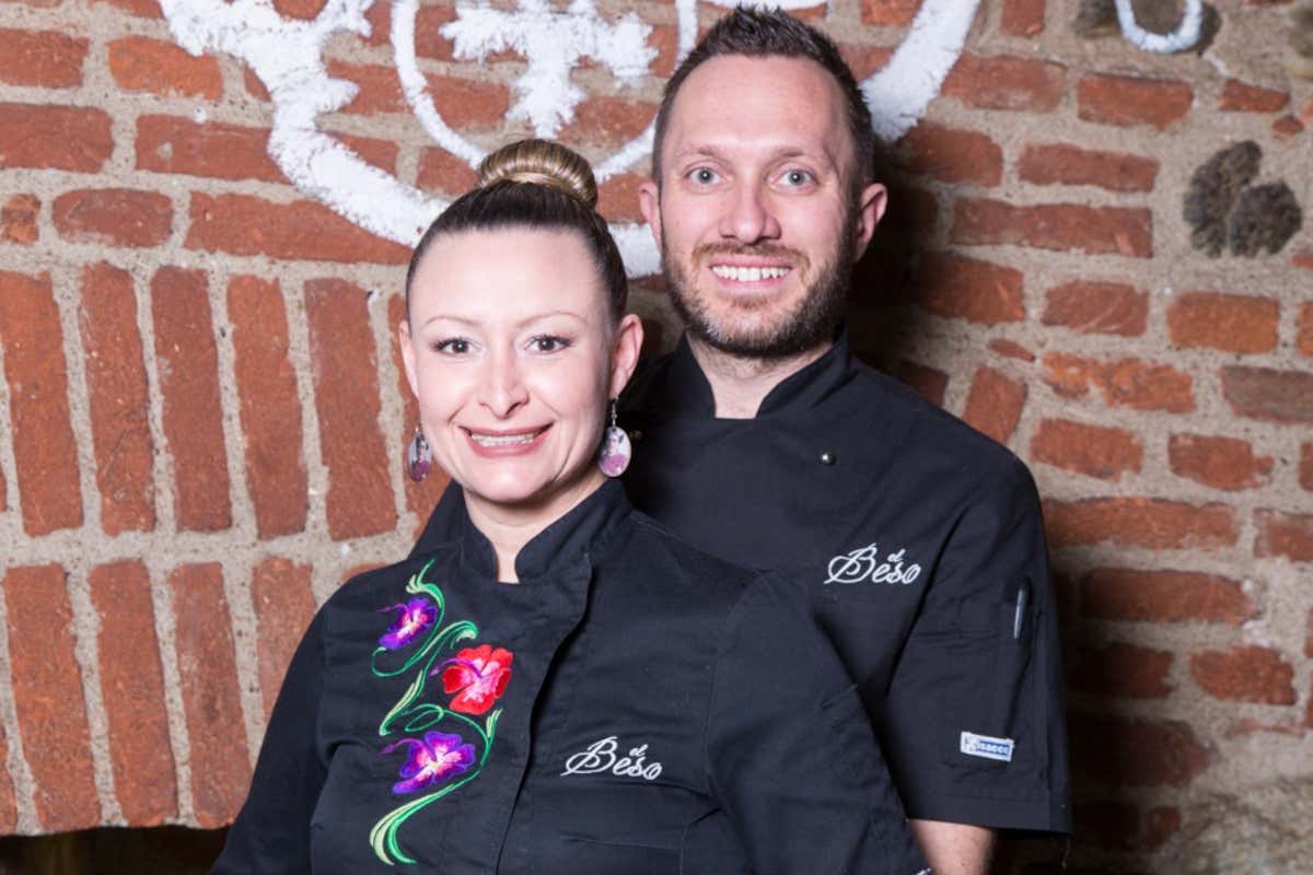 La proprietaria e chef de El Beso Maria Antonietta “Tony” Giron Caballero col compagno Andrea Angiono