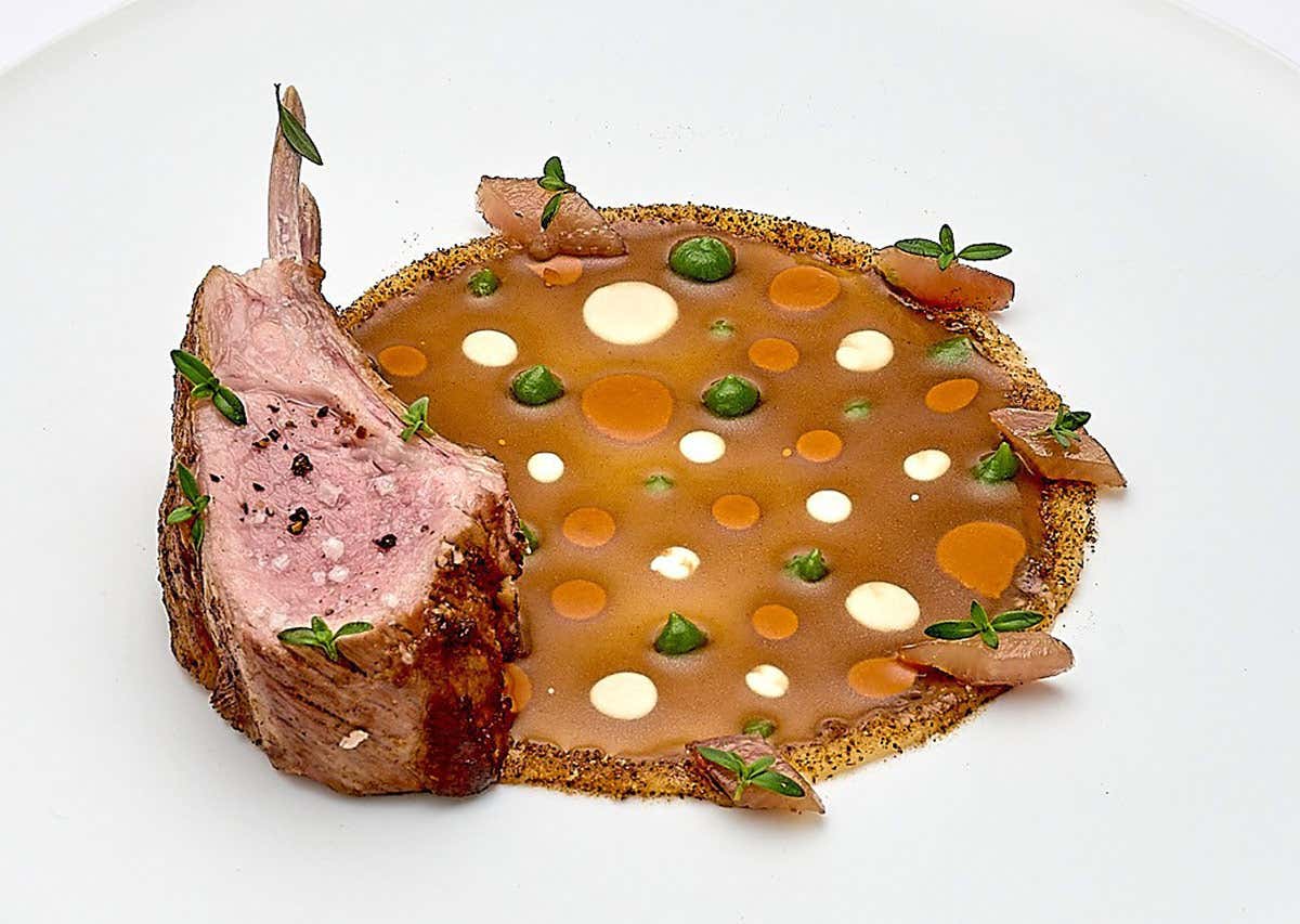 Agnello Laticauda con ristretto di peperone papaccella napoletana, jalapeno fermentato e bagna caoda leggera di sardine affumicate? - George Restaurant - Grand Hotel Parker‘s di Napoli