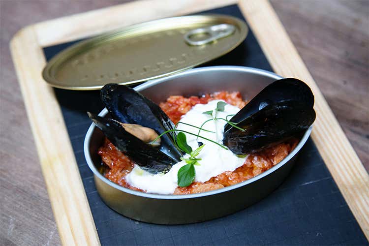 Mezze porzioni, risposta contro lo spreco. Tanti assaggi, con un occhio alle calorie Mezze porzioni, risposta contro lo spreco. Tanti assaggi, con un occhio alle calorie