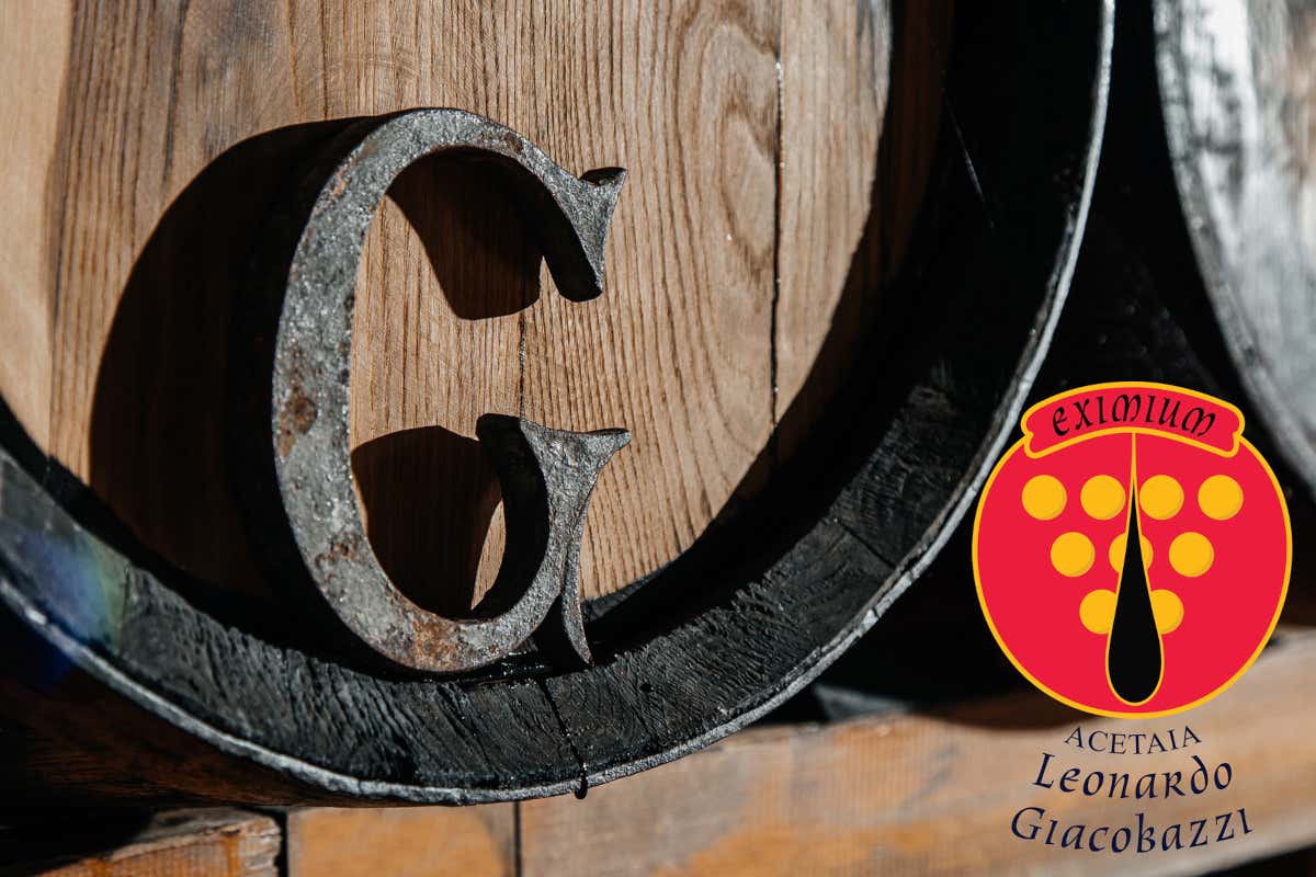 Eximium: la confezione che racchiude l’anima dell’Acetaia Leonardo Giacobazzi Eximium: la confezione che racchiude l’anima dell’Acetaia Leonardo Giacobazzi