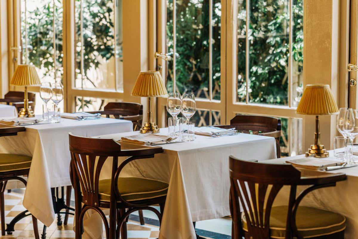 La sala interna del Marechiaro, progettata da Fabrizio Casiraghi