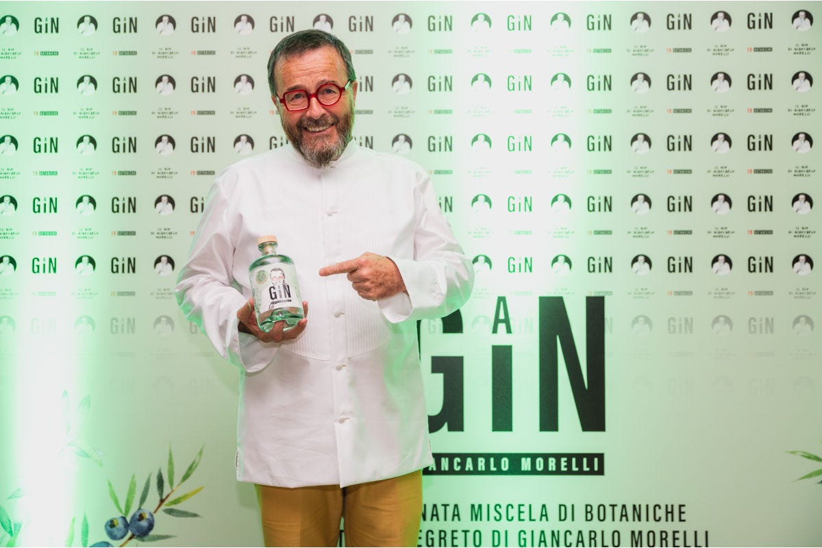 Lo chef Giancarlo Morelli con la sua nuova creazione Gian Tonic Il nuovo “Gian” di Giancarlo Morelli, un inno al piacere creativo