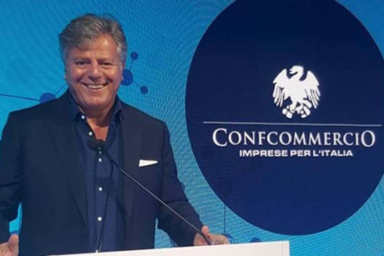 Gianni Indino - La rabbia dei locali da ballo: Via anche la dignità, denunceremo