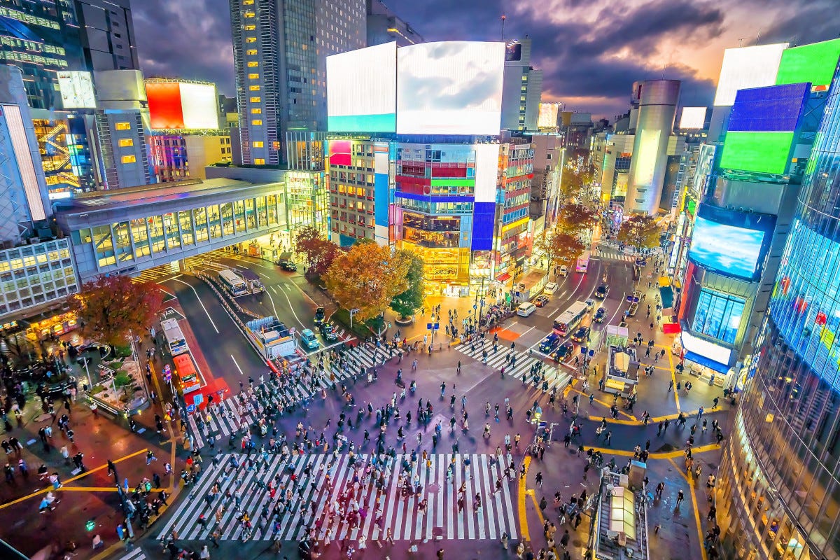 Le fantastiche vie illuminate di Tokyo Una primavera in Giappone con Kel 12: tra storia e modernità