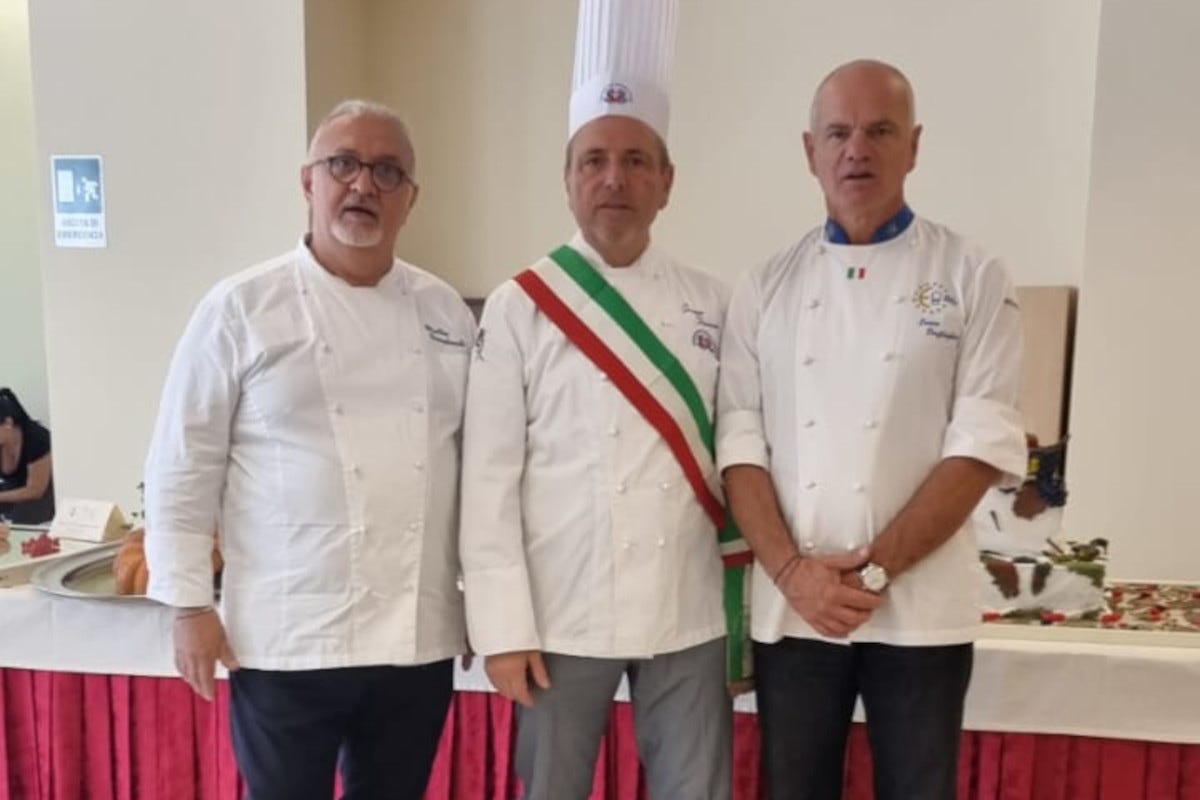 Walter Giardinelli, Giuseppe Finamore ed Enrico Derflingher  Villa Santa Maria ha celebrato i cuochi insieme a Euro-Toques