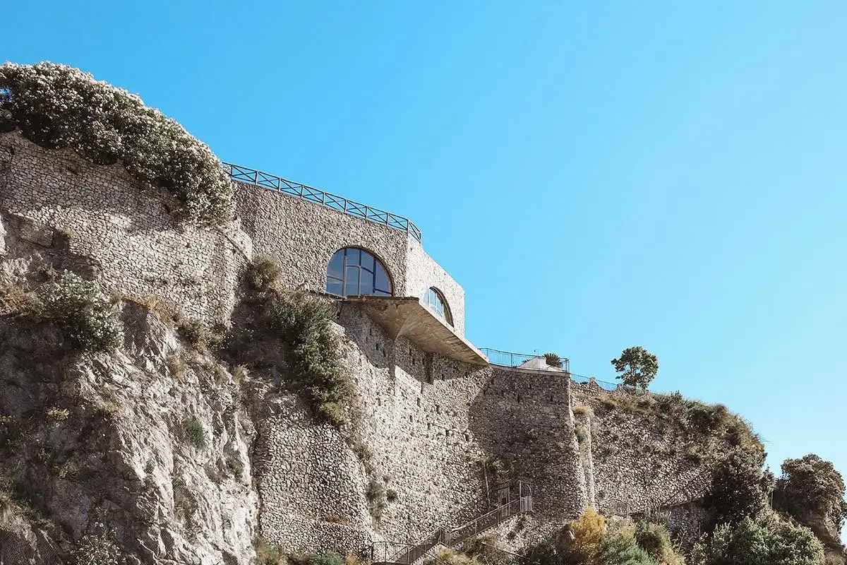 Il resort di Giardini del Fuenti (Foto Facebook) Giardini del Fuenti: purezza dei sapori e innovazione nel nuovo ristorante