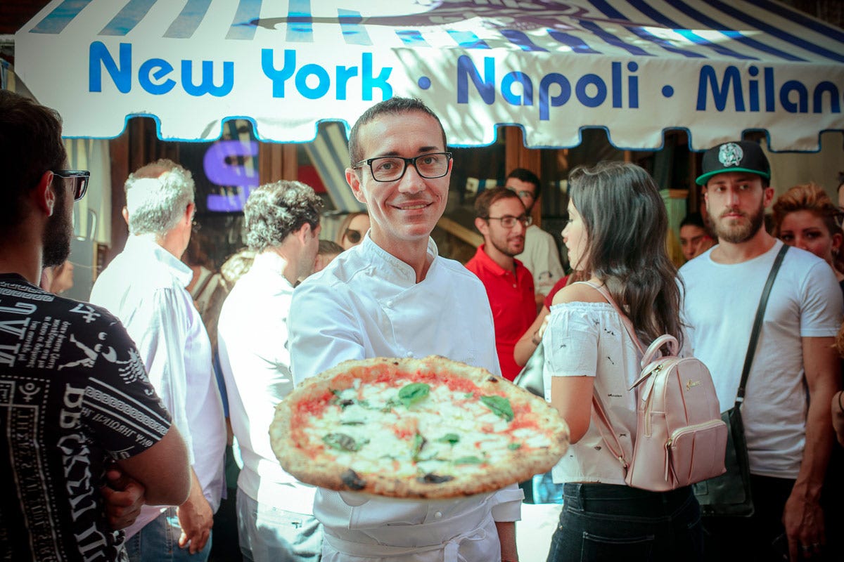Gino Sorbillo Gino Sorbillo, il pizzaiolo più amato d’Italia: «Vincere è stata una grande emozione»