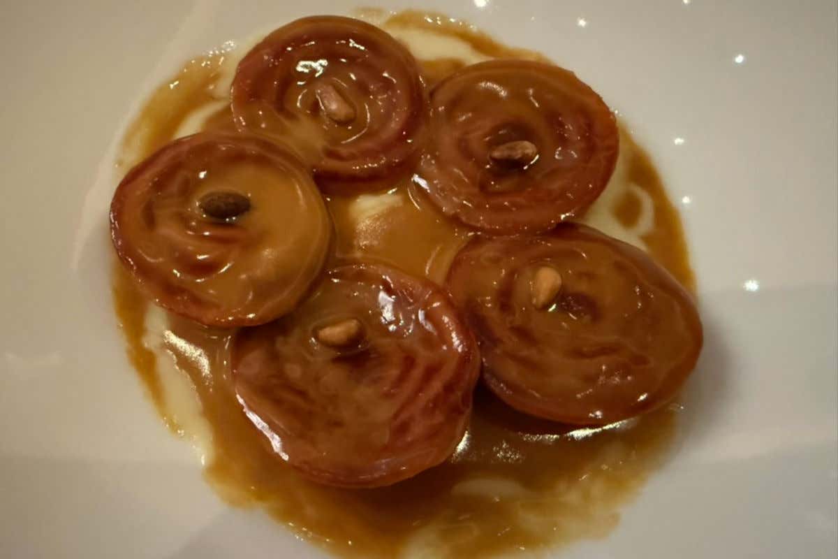 Bottoni di pasta al vino, farciti con fagiano, fonduta al pecorino, jus e pinoli tostati - Gio's