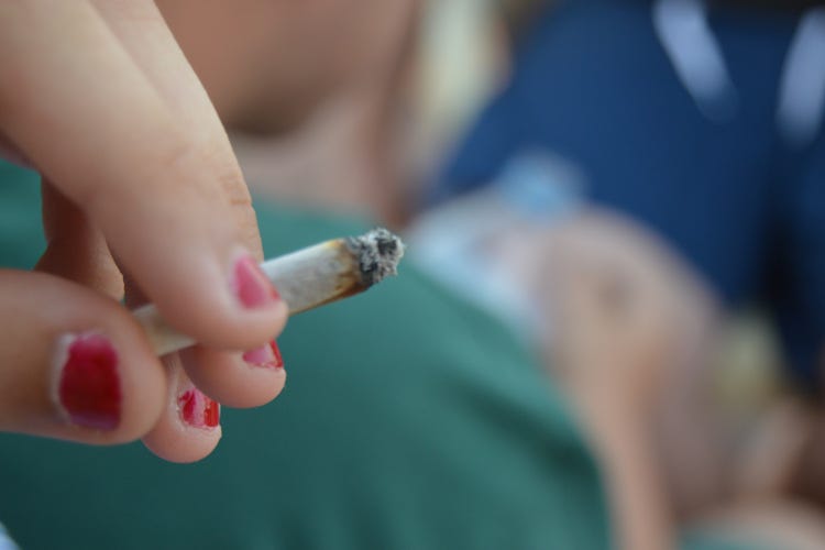 In Italia i fumatori sono ancora 11,6 milioni (Giovani, fumatori e incalliti A 15 anni già più di 10 sigarette)