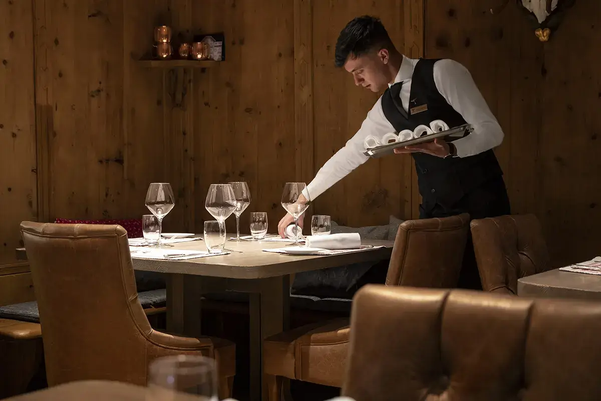 Alcuni giovani hanno ancora voglia e capacit&agrave; Negli hotel manca personale. I direttori: Colpa di tutti, bisogna fare rete