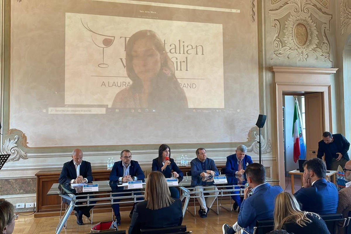 La conferenza di presentazione di Wine media conference, al centro Giovanna Prandini Il vino lombardo per 7 giorni al centro del mondo
