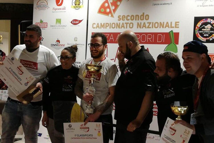 Il momento della premiazione - Giovanni Ostetrico si imponea Pizza ai Sapori di Calabria