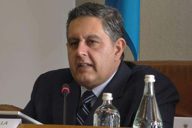 Giovanni Toti - La Liguria riapre spiagge e locali Toti: «Il 18 parte la stagione»