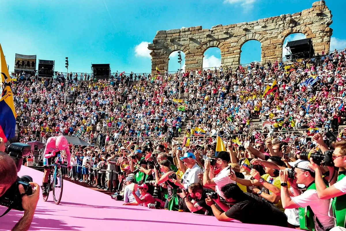 L'arrivo dell'ultima tappa 2022 a Verona&nbsp; Il Giro d'Italia... del turismo: che impatto ha essere citt&agrave; di tappa?