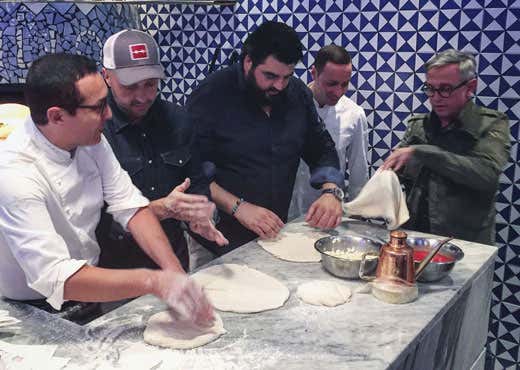 Gino Sorbillo, Joe Bastianich, Antonino Cannavacciuolo, Antonio Sorbillo e Bruno Barbieri Gino Sorbillo, Joe Bastianich, Antonino Cannavacciuolo, Antonio Sorbillo e Bruno Barbieri