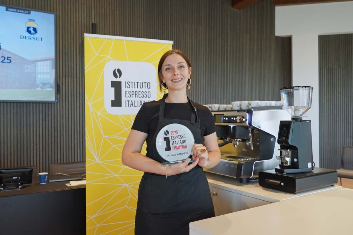 Dietro al banco con Giulia Ruscelli, la prima donna del caffè in Italia