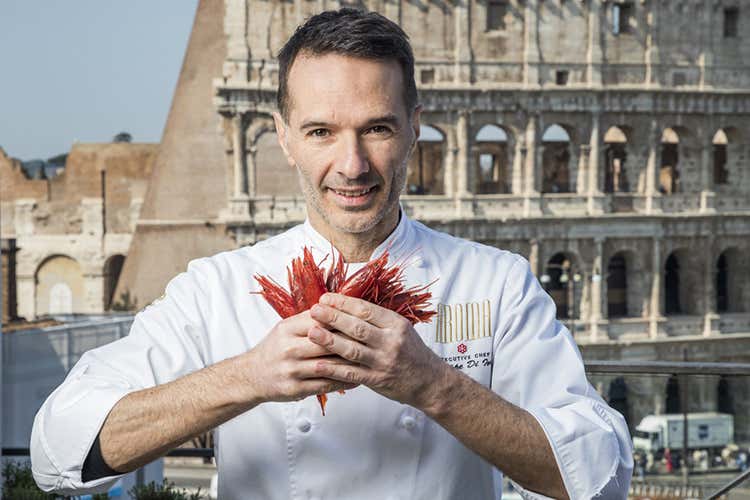 La Pasqua in streaming dei romaniMa nessuna rinuncia alla tradizione