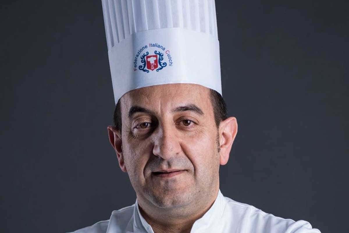 Giuseppe Ferraro Natale e Capodanno, poche feste per il lavoro in sala e cucina: manca personale Giuseppe Ferraro Natale e Capodanno, poche feste per il lavoro in sala e cucina: manca personale