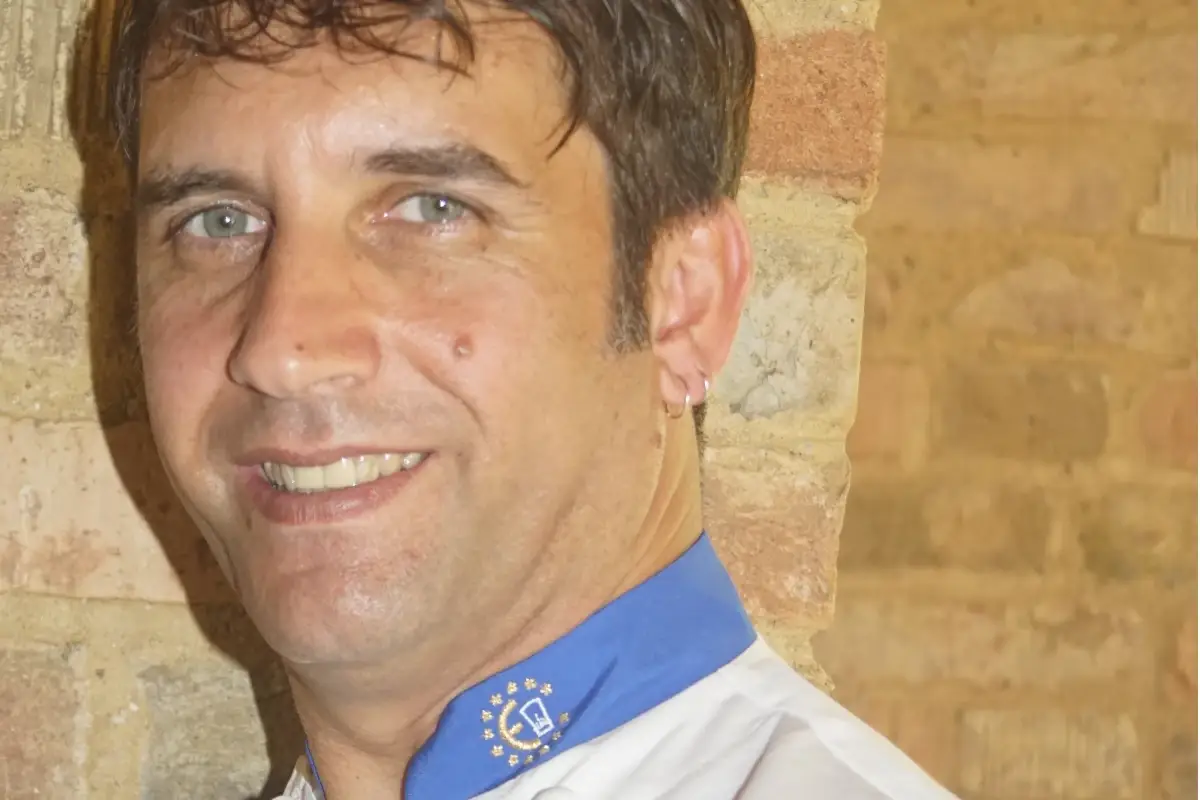 Giuseppe Romano, cuoco membro di Euro-Toques Cipolla Rossa di Tropea Igp a Identit&agrave; Golose con le delizie di Giuseppe Romano