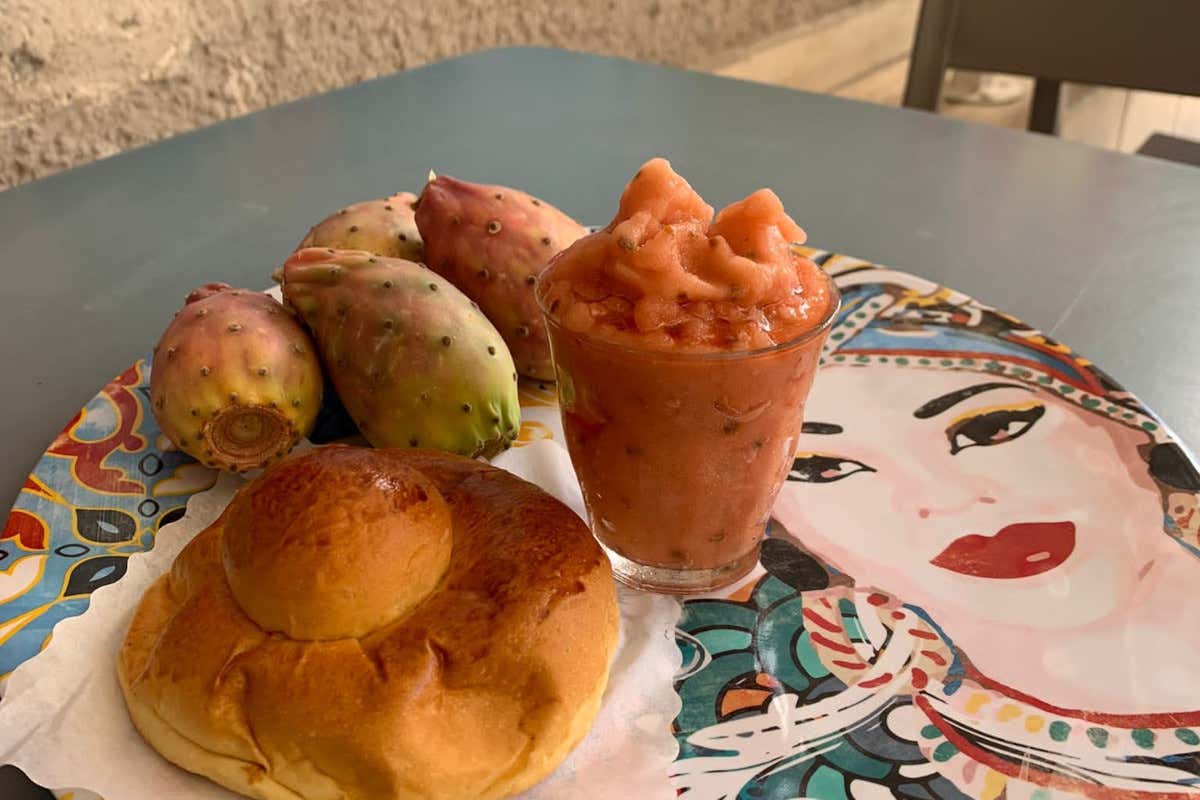 Da Giuseppe Arena granita e brioche è un must