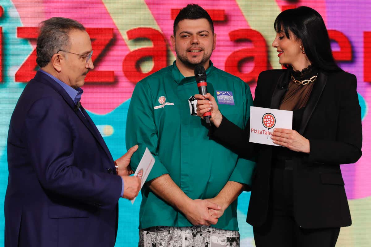 Un momento della competizione&nbsp; &Egrave; Giuseppe De Lucia il vincitore del Pizza Talent Show di AlmaTv