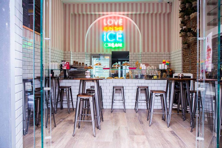 (Glacé, il regno del gelato artigianale A Milano il primo Sweet Concept Store)