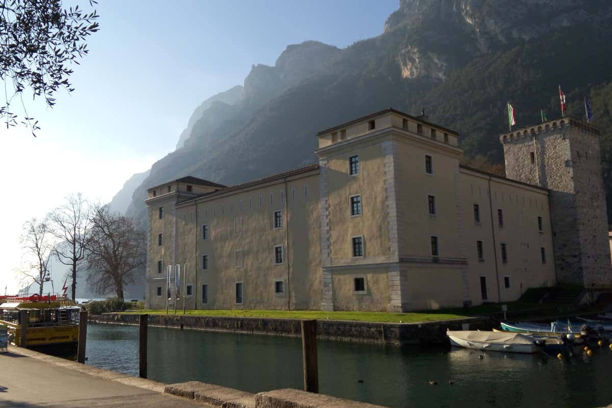 Inverno sul Garda, tra glamping, mercatini e panorami unici tutti da vivere Inverno sul Garda, tra glamping, mercatini e panorami unici tutti da vivere