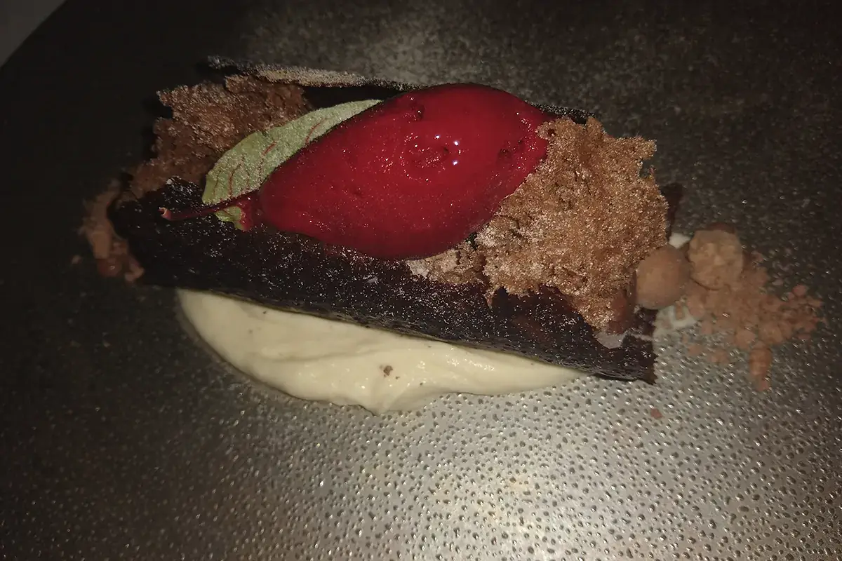 Dulcis in fundo Cos'è il lusso? La risposta nel menu di Giuseppe Stazione per il ristorante Il Glicine