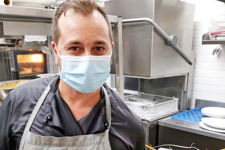 Helios Gnoffo - La riapertura a pranzo funziona In Sicilia ristoratori soddisfattiDA FINIRE