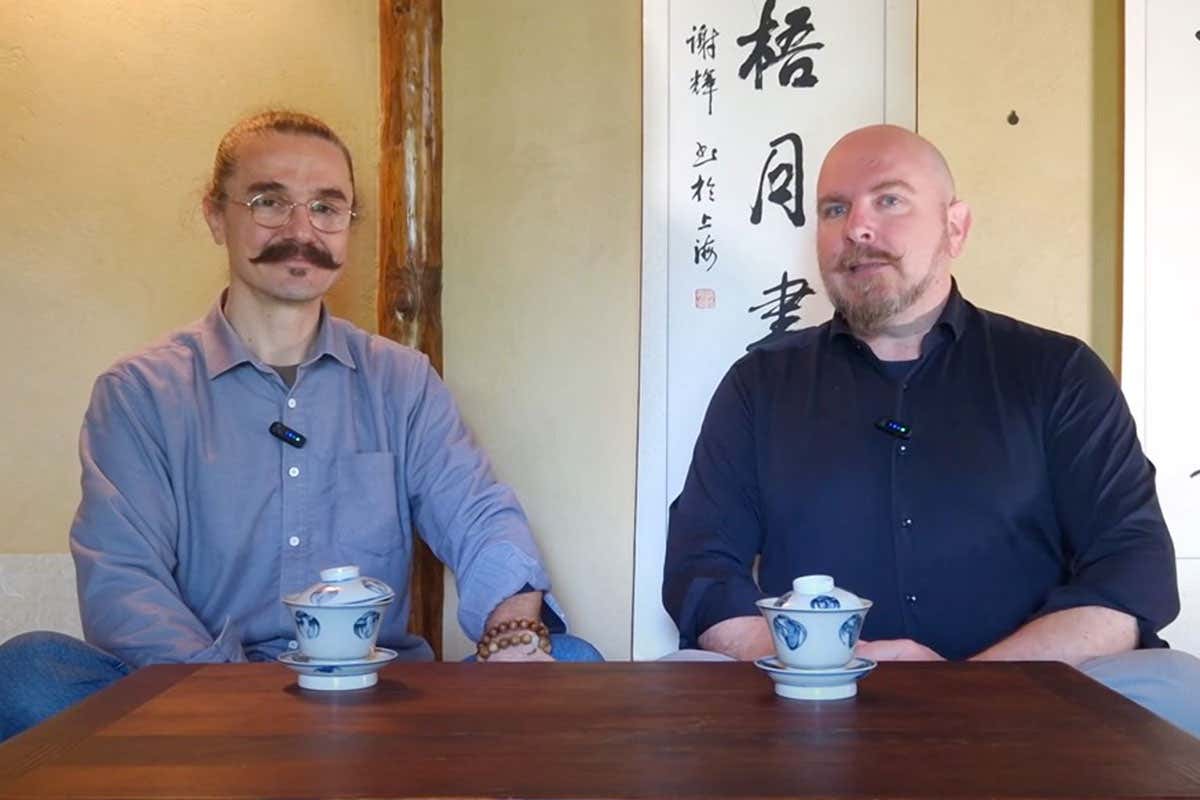 Tè scuri: i fermentati che cambiano sapore con il passare degli anni Tè scuri: i fermentati che cambiano sapore con il passare degli anni