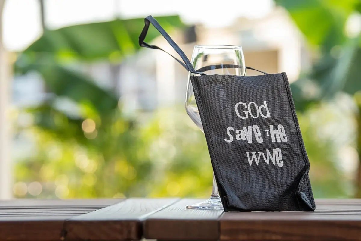 God Save The Wine porta il vino sulla spiaggia