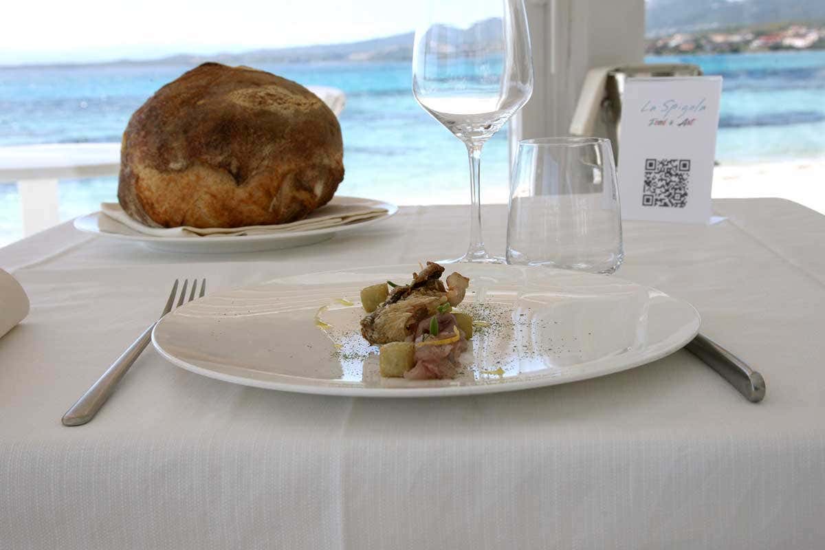 Uno dei piatti degustati a La Spigola Sbarco intermodale a Golfo Aranci: tradizione e innovazione accolgono i turisti