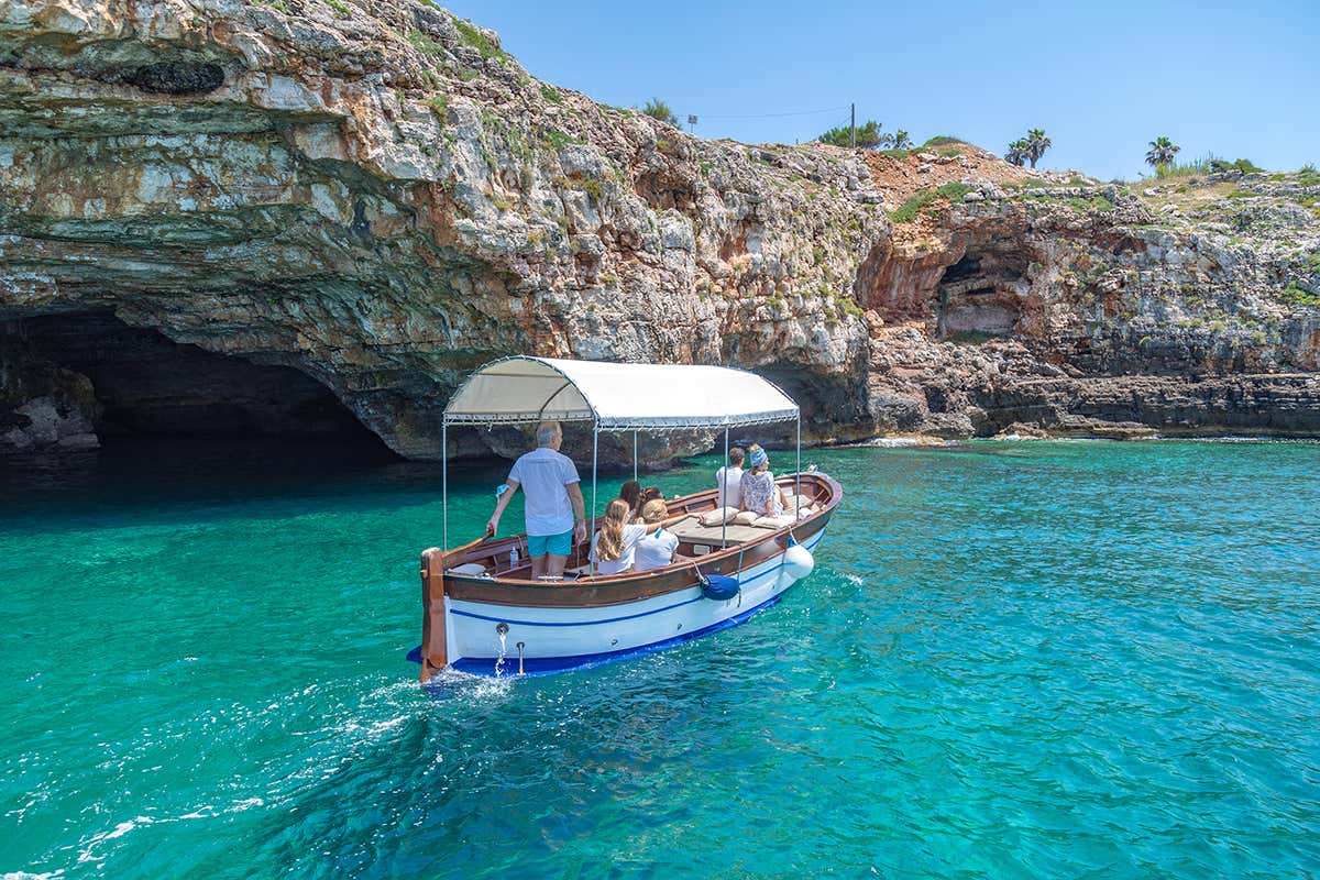 L'imperdibile gita in gozzo Vivosa Apulia Resort, tuffo nel cuore del Salento L'imperdibile gita in gozzo Vivosa Apulia Resort, tuffo nel cuore del Salento