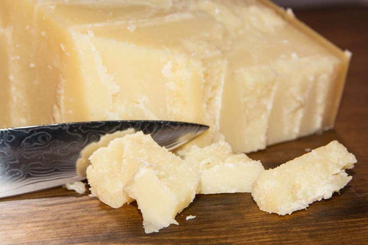 Rispetto al 2002 si producono il 35% di forme in più (Grana Padano, cresce la produzioneIl 2019 verso le 5 milioni di forme)