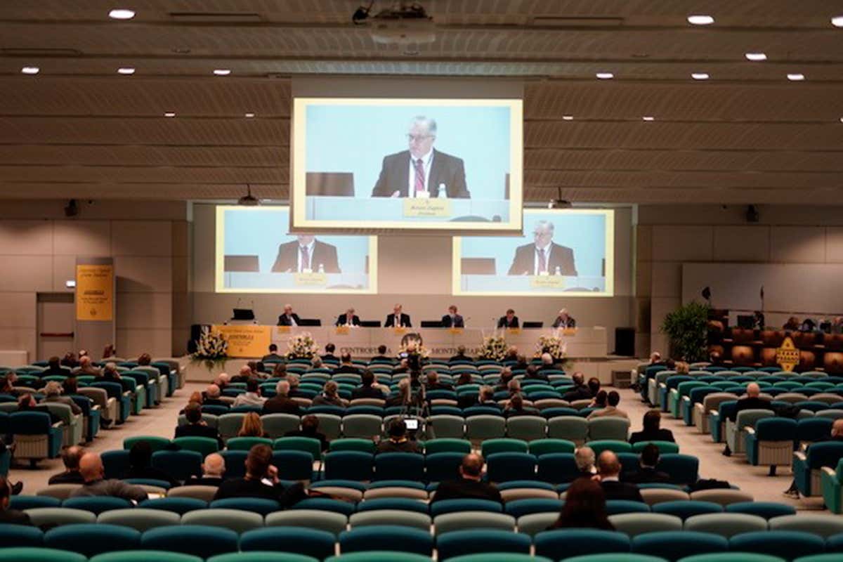 L'assemblea di oggi, in presenza Grana Padano, tornano a correre i consumi fuori casa. Germania, primo Paese per l'export L'assemblea di oggi, in presenza Grana Padano, tornano a correre i consumi fuori casa. Germania, primo Paese per l'export