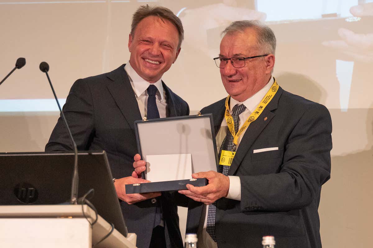 Grana Padano: 5,6 milioni di forme prodotte nel 2024. Ma ora occhio ai dazi Grana Padano: 5,6 milioni di forme prodotte nel 2024. Ma ora occhio ai dazi