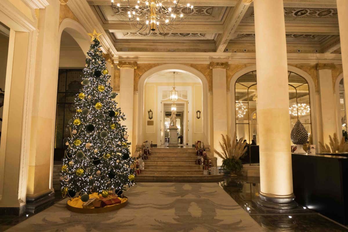I migliori allestimenti natalizi 2025 degli hotel: Grand Hotel et Des Palmes I migliori allestimenti natalizi 2025 degli hotel: Grand Hotel et Des Palmes