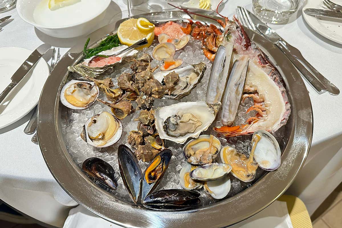 Bernard Fournier sorprende ancora: la cena speciale tra pesce crudo e vini Pojer & Sandri